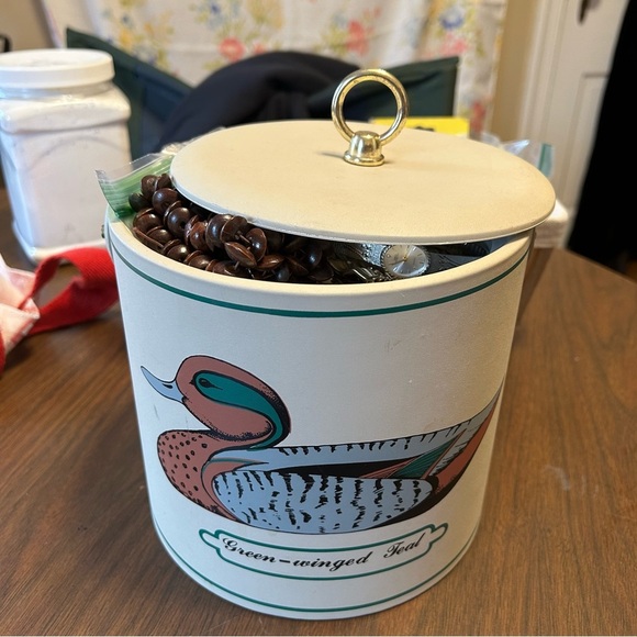 Mystery jewelry bucket - Picture 2 of 9